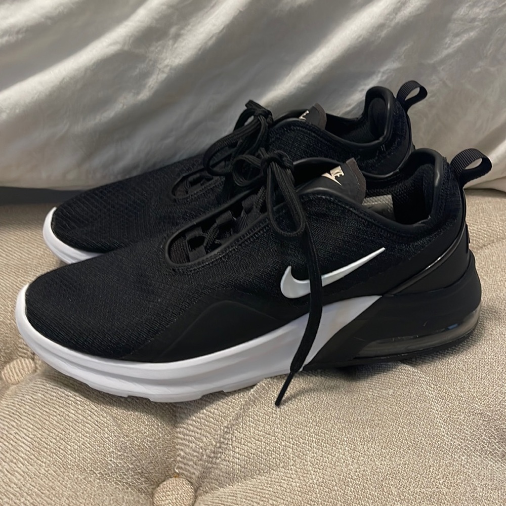 Nike Air Max Motion 2 8.5